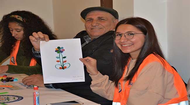 ‘100. Yılda Yaratıcı Çocuklarla Gülen Yüzler’