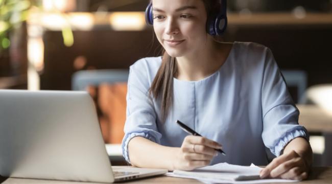 Evdeyken Derslerden Geri Kalmamanın Yolu Online Özel Dersler!