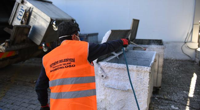 Fethiye Belediyesi şehrin tamamında dezenfekte çalışmalarına devam ediyor