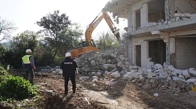 KAÇAK YAPILARDA YIKIMLAR DEVAM EDİYOR