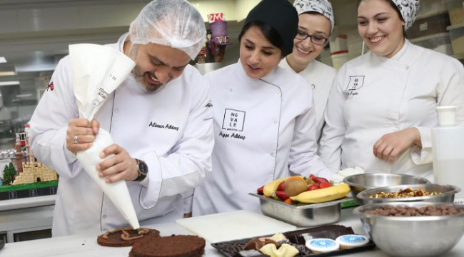 Kadınlar gününde pastalar Başkan Aktaş’tan