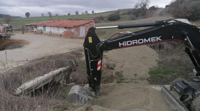 Mıdıklı’da Dere Temizlik Çalışması Yapıldı