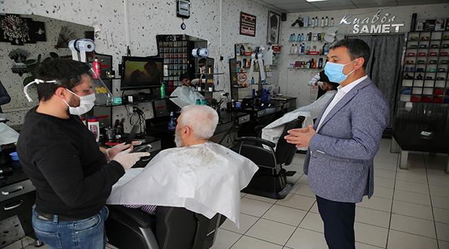 GÖLBAŞI BELEDİYE BAŞKANI ESNAFA SİFTAH PARASI TAKDİM ETTİ