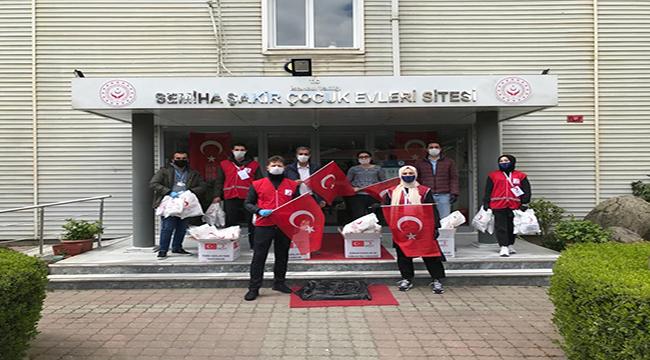 BİODERMA VE KIZILAY İŞ BİRLİĞİYLE SEVGİ EVLERİ&#039;NE YARDIM!