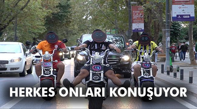 Eski futbolcular derbi öncesi sokaklarda para dağıttılar!