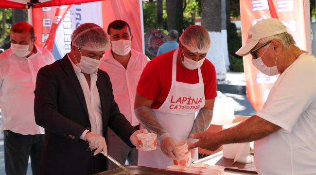 MEYDANDA AŞURE PAYLAŞIMI YAPILDI