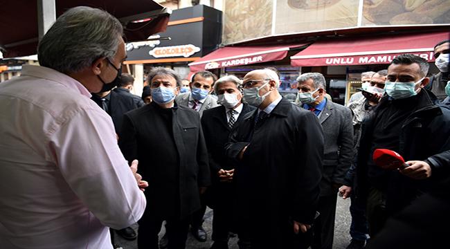 İzmir Valisi yeni yasaklar öncesi Bornova’da