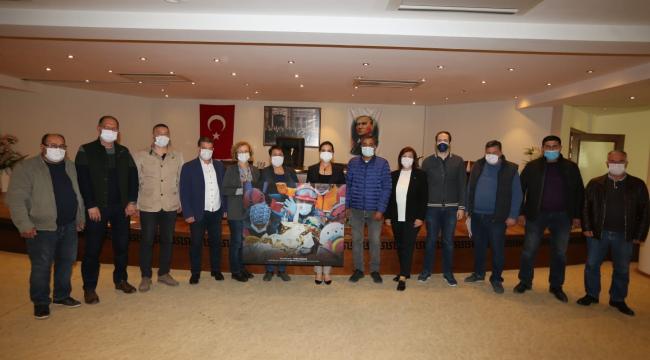 KÜÇÜK ELİF’İN HAYATA TUTUNUŞ ANI BELEDİYE DUVARINDA