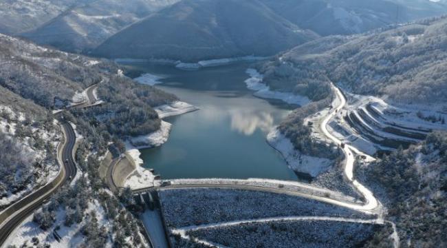 Yüreğimize kar serpildi