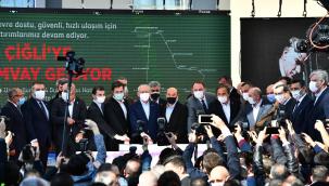 Kılıçdaroğlu Çiğli Tramvayı'nın temelini attı, Buca metrosunun müjdesini verdi