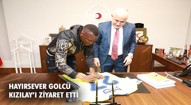 Hayırsever golcü Mame Thiam’den Kızılay’a işbirliği ziyareti