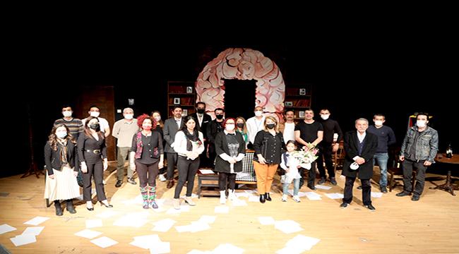 PANDEMİDE DÜNYA TİYATRO GÜNÜ’NDE YENİ OYUNUNU SAHNEYE KOYAN ENDER TİYATRO