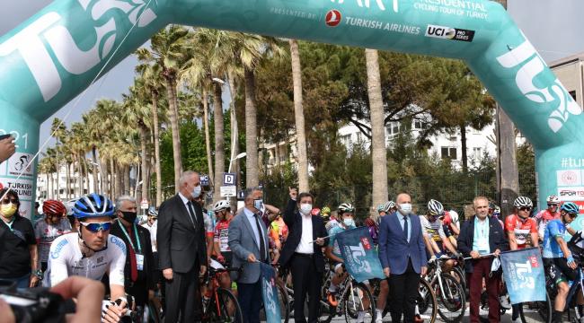 56. Cumhurbaşkanlığı Bisiklet Turu'nun 180 kilometrelik Marmaris - Turgutreis etabı koşuldu
