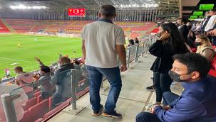 BAŞKAN AKPOLAT ŞAMPİYON BEŞİKTAŞ’I İZMİR’DE YALNIZ BIRAKMADI