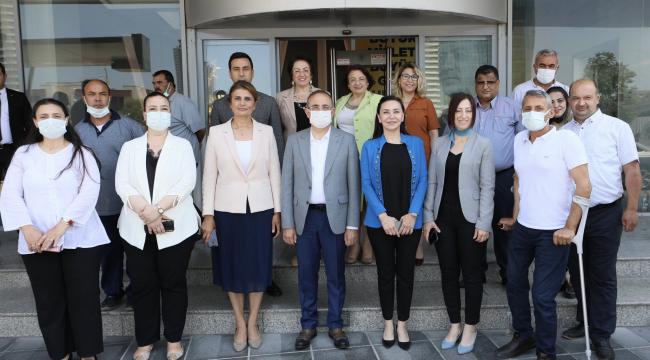 AK Parti İzmir’den, en özel ‘Babalar Günü’ kutlaması