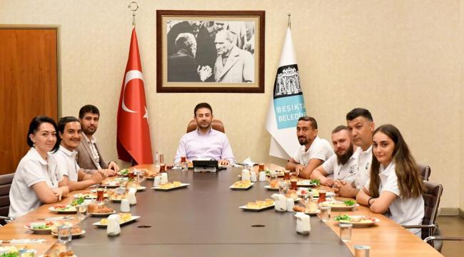 BAŞKAN AKPOLAT ENGELSİZ SANAT TOPLULUĞU SPORCULARI İLE BİR ARAYA GELDİ