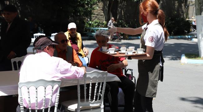 Kahve Dünyası’ndan Darülaceze Sakinlerine Bayram Sürprizi