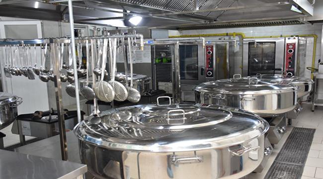 BEŞİKTAŞ BELEDİYESİ AŞEVİ HER GÜN 650 HANEYE SICAK YEMEK ULAŞTIRIYOR!