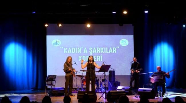 25 KASIM’DA ŞİŞLİ KADIN DAYANIŞMASINA EV SAHİPLİĞİ YAPTI