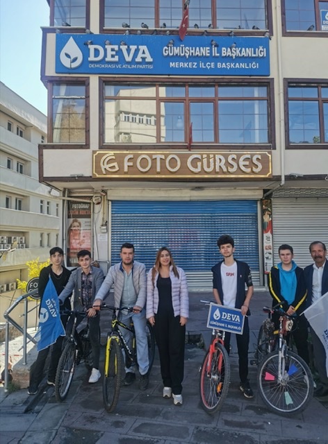 Deva Partisi Gümüşhane Teşkilatı Akaryakıt Zamlarını Bisikletle Protesto Etti