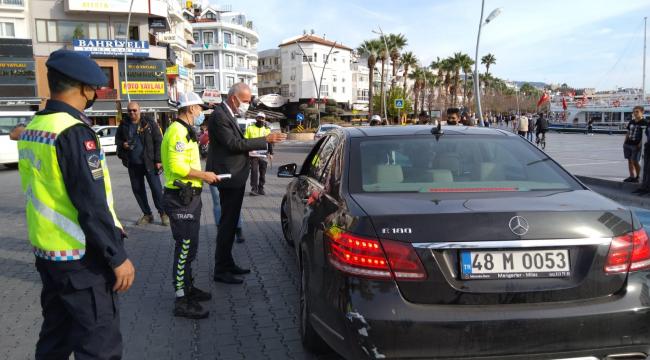 EMNİYET KEMERİ TAKANA MASKE TAKMAYANA BROŞÜR!