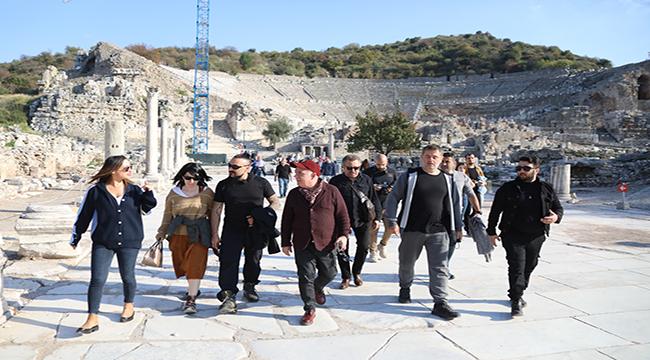 İLHAM VEREN KENTTEN YILDIZLAR GEÇTİ