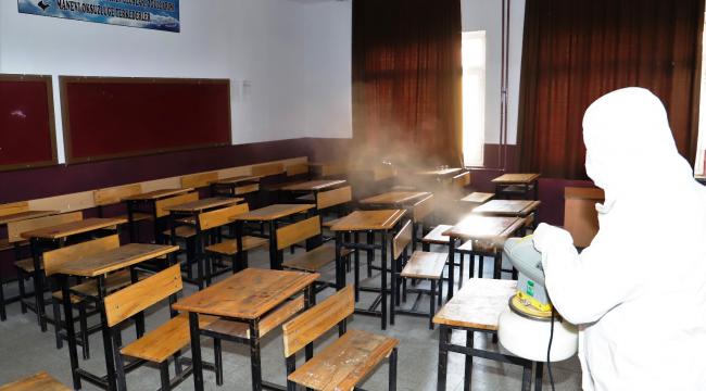 Ödemiş'te okullar ara tatil sonrası için dezenfekte ediliyor