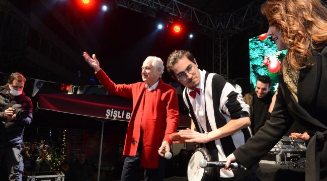 ŞİŞLİ’DE YENİ YIL BÜYÜK BİR COŞKUYLA KUTLANDI