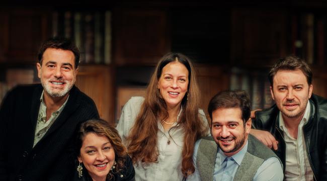 Tiyatronun yıldızlarını bir araya getiren “Sır”, Fişekhane’de