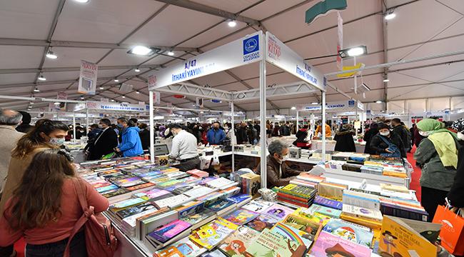 ÜSKÜDAR 7. KİTAP FUARI İLK 4 GÜNDE 100 BİNİ AŞKIN ZİYARETÇİ AĞIRLADI