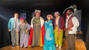 Dünya Tiyatrolar Günü'nde Wiky'den çocuklara ücretsiz tiyatro oyunu