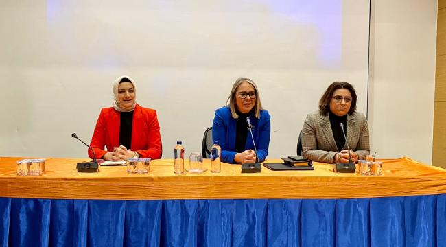 Dünyaca tanınmış Demir'den AK Parti İzmir Kadın Kolları ile 'Kooperatifçilik' söyleşisi 