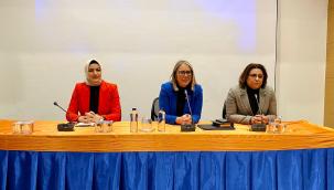 Dünyaca tanınmış Demir'den AK Parti İzmir Kadın Kolları ile 'Kooperatifçilik' söyleşisi 