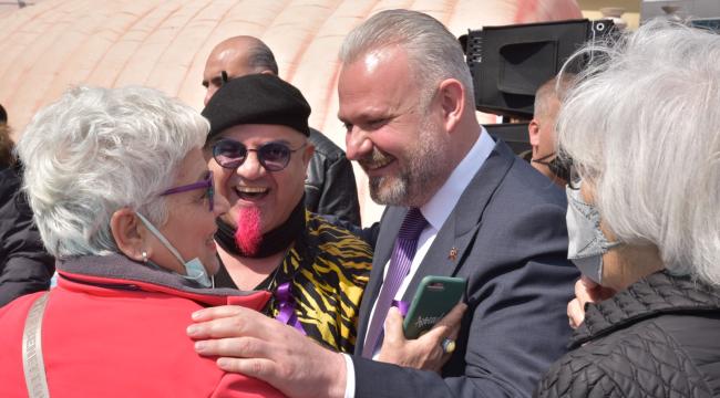 “MENEMEN’DE HAYATA ZAMAN TANI” DEDİLER