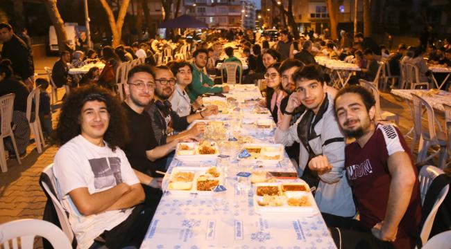 BAŞKAN ÇERÇİOĞLU ÖĞRENCİLERLE İFTAR SOFRASINDA BULUŞTU