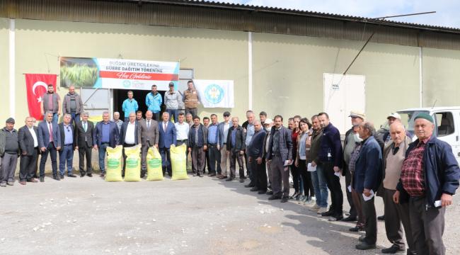 Büyükşehir Tonlarca Gübreyi Üreticilerle Buluşturdu