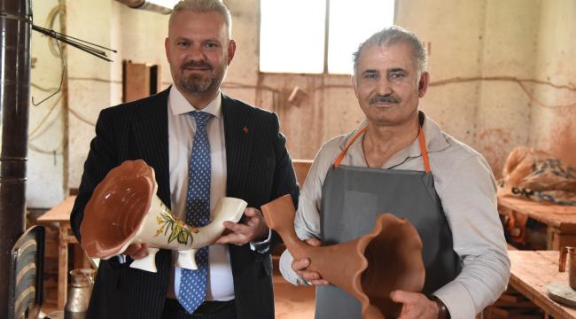 MENEMEN’DEN CUMHURBAŞKANLIĞINA DEV VAZO