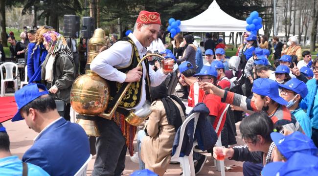 Otizmle mücadelede yüzler gülüyor