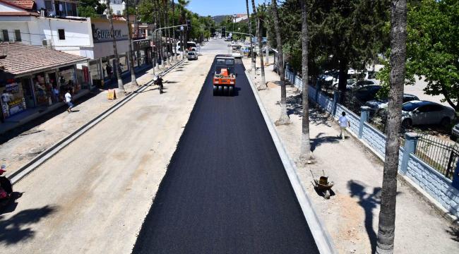 Atatürk Caddesi’nde sıcak asfalt çalışmaları başladı