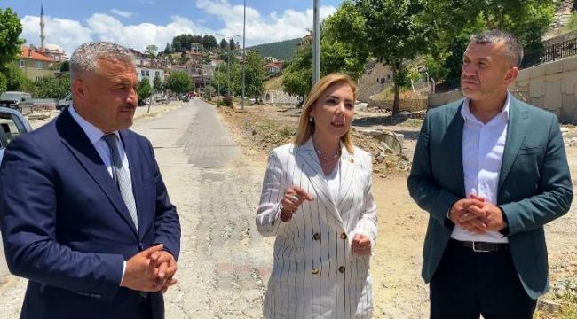 KAVAKLIDERE YOLUNA ÇİRKİN POLİTİKA MI ENGEL OLUYOR?