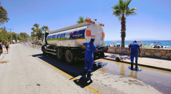 KUŞADASI’NDA 9 GÜNLÜK BAYRAM TATİLİNDE PLAJLARDAN 3500 TON ATIK TOPLANDI