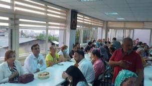 AK Parti İzmir ailesi, Cemevi'nde vatandaşlarla oruç açtı: Milletvekili Cemal Bekle'den birlik ve beraberlik mesajı