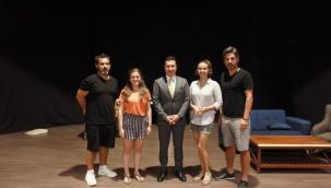 Başkan Arastan Şehir Tiyatrosuna Ziyaret