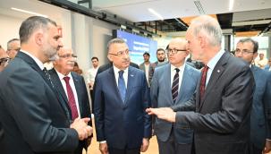Cumhurbaşkanı Yardımcısı Fuat Oktay Teknopark İstanbul'da incelemelerde bulundu