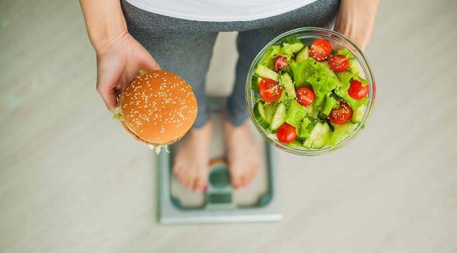 EYYÜB YILMAZ: “GÜNDE İKİ ÖĞÜN BESLENİN, TEMİZLEYEBİLECEĞİNİZ KADAR KİRLETİN!”