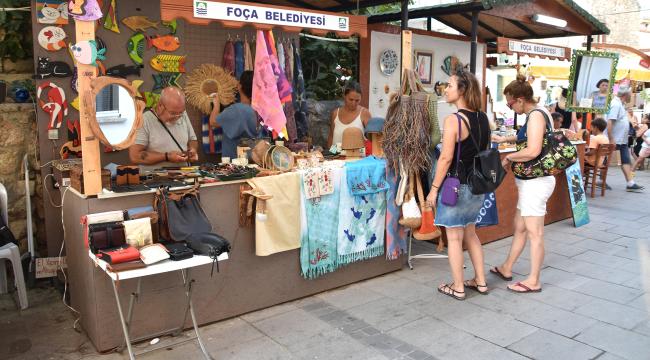 FOÇA SANAT SOKAĞINDA AĞUSTOS MELTEMİ