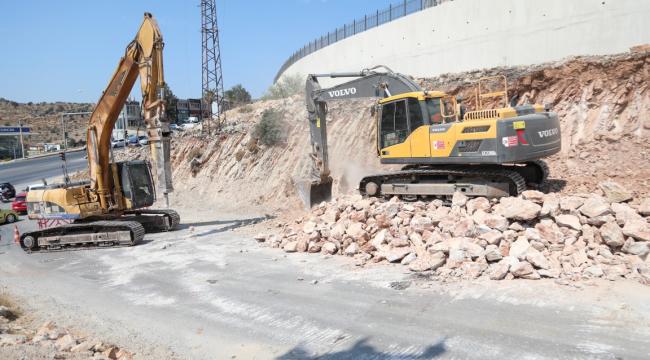 YENİ HASTANE YOLU YAPIMINDA SONA GELİNDİ