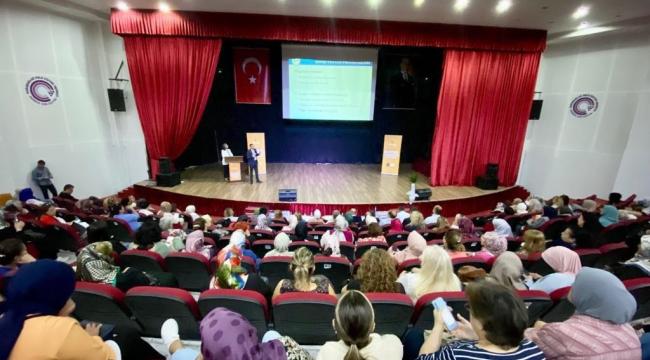 AK Parti İzmir Kadın Kolları'ndan 'Kadın Girişimciliği Zirvesi'
