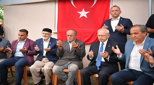 CHP GENEL BAŞKANI KEMAL KILIÇDAROĞLU’NDAN ŞEHİT AİLESİNE TAZİYE ZİYARETİ