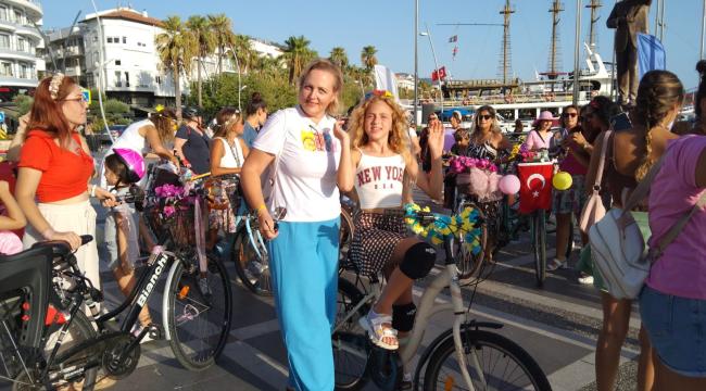 SÜSLÜ KADINLAR “MARMARİS’TEN MIAMI’YE” PEDAL BASTILAR